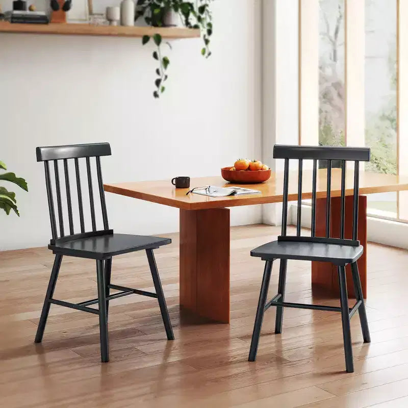 Set di sedie da pranzo HOMCOM Windsor, sedie da cucina in legno stile rustico con struttura in legno di gomma, schienale a fuso per sala da pranzo, soggiorno
