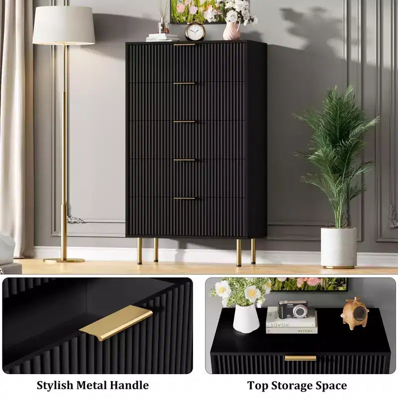 Comò alto in legno con scanalature, 5 cassetti e maniglie dorate per camera da letto, soggiorno, corridoio, ingresso