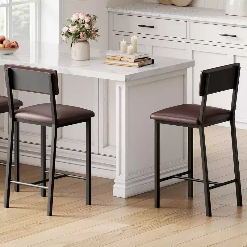 Set di 2 sgabelli da bar, sgabelli da bancone con schienale, in pelle PU imbottita e spesse gambe in metallo, sedie per isola cucina